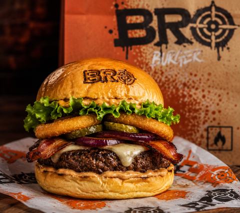 Foto do hambúrguer da Bro Burger.